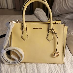 New Michael kors shoulder bag
